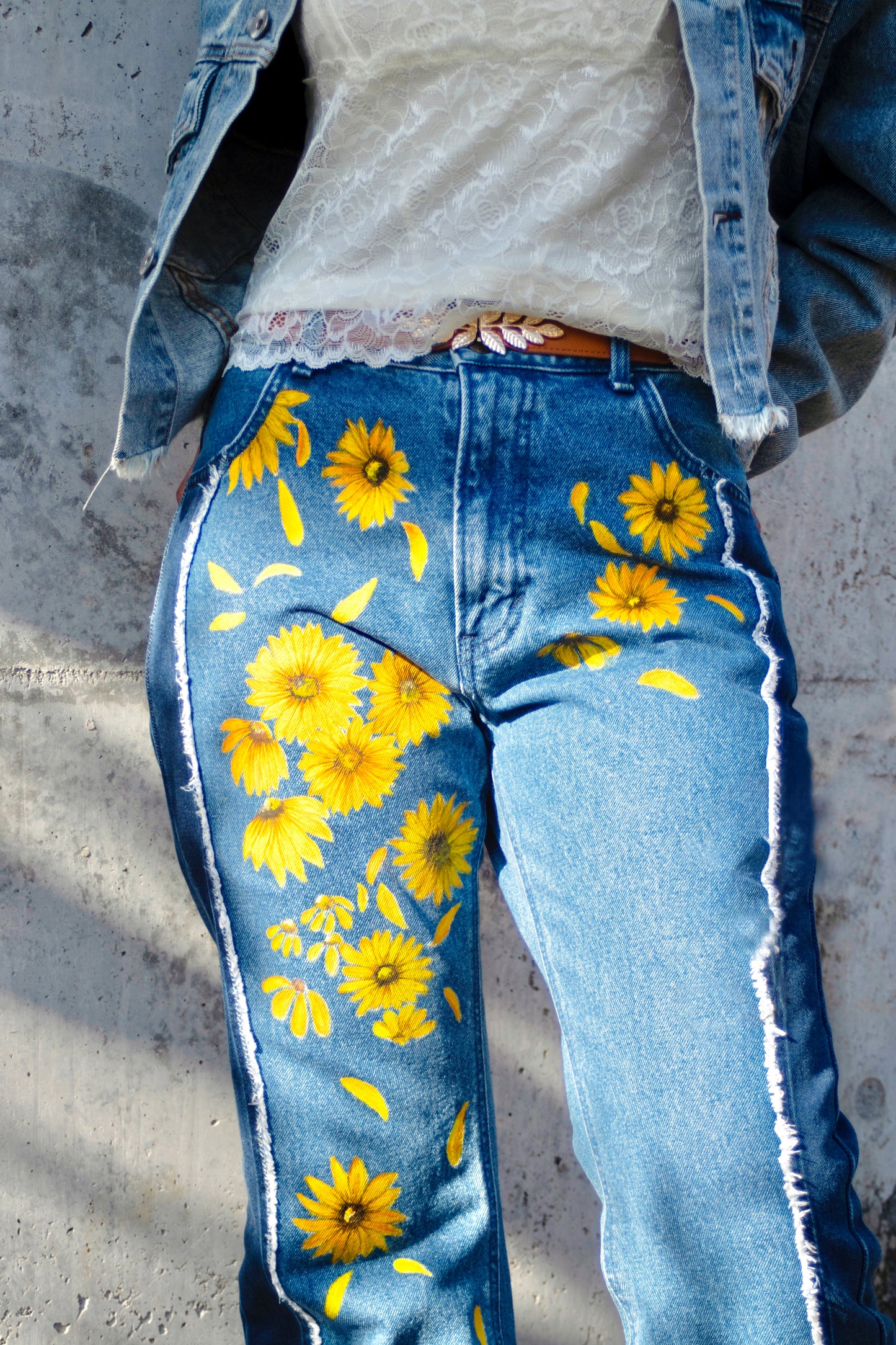 Hand-painted  Women's Flower Denim Jeans, hand painted fabrics, daisy flowers painted denim jeans , flower painted clothes, hand painted denim jeans 