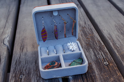 Leather Tooled Jewelry Travel Box , Tooled leather jewelry box , handmade tooled jewelry box, leather carved jewelry box, handcrafted accessory box , cowgirl tooled jewelry box , wild west, cactus tooled , heart tooled , gothic skull, skull tooled, 